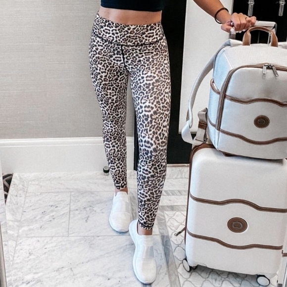 ZYIA Active Brilliant Cheetah Animal Print Scrunch Butt Women's Leggings Size 2 - Picture 1 of 8